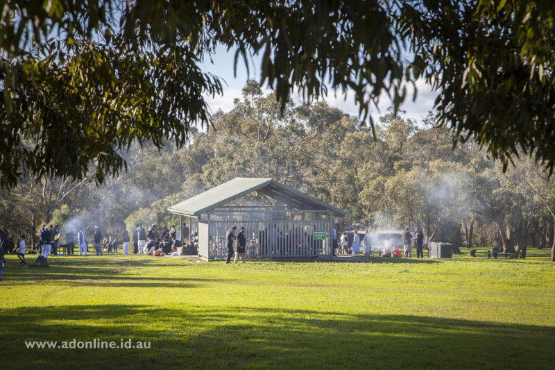 Families enjoying a barbecue at Jells Park.
