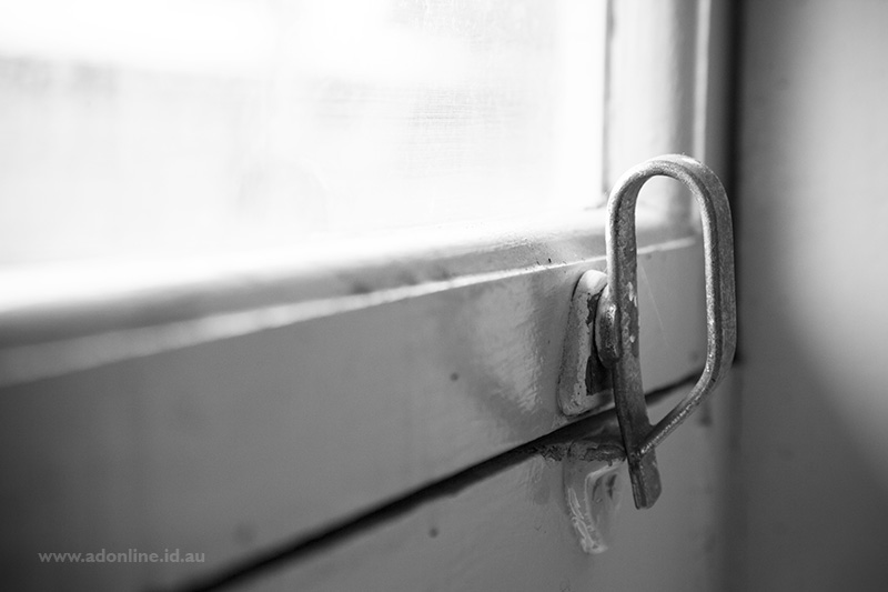 Window latch